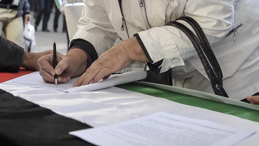 İsrail'de referandum için imza kampanyası