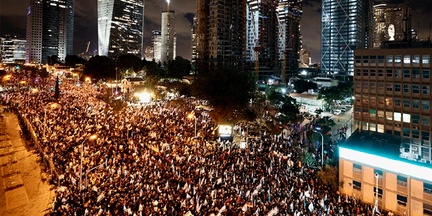 İsrail'de yer yerinden oynuyor: Sayı yüz bini aştı