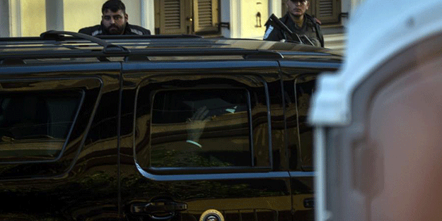 İsrail'den ayrıldı! Biden bebek katili dostlarını camdan selamladı!