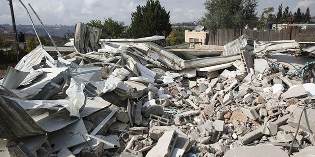 İsrail'den bir alçaklık daha! Kendi elleriyle...