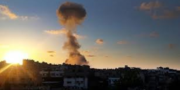 Terör devleti İsrail’den Gazze’ye hava saldırısı