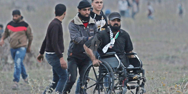İsrail’den kalleş saldırı! Bu sefer bir engelli vatandaşı yaraladı