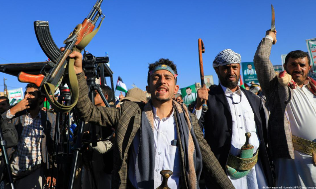 İsrail'e çok cepheli kıskaç: Husiler savaşa resmen girdi