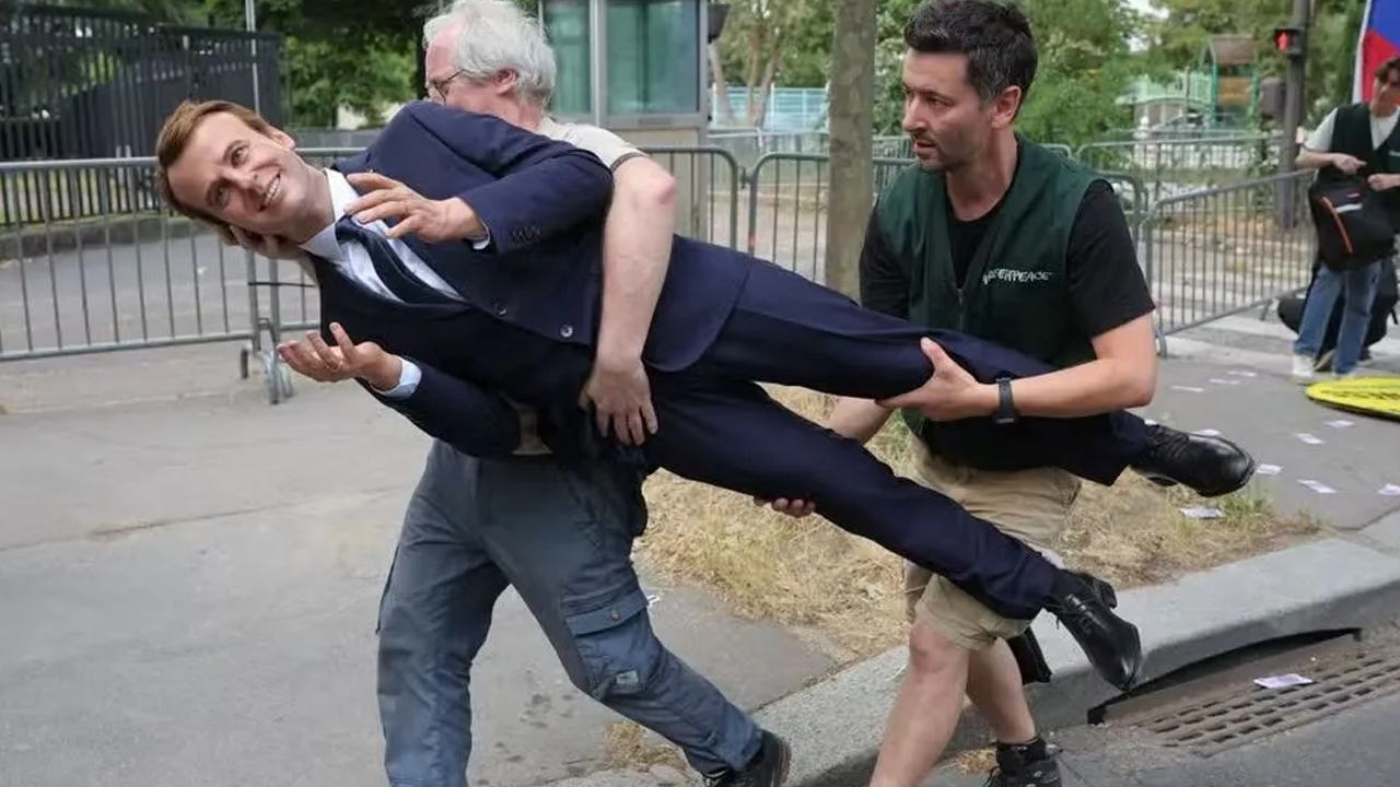 İsrail'e karşı gelince algı ajanları devreye girdi: Fransa'da Macron karşıtı eylemler!