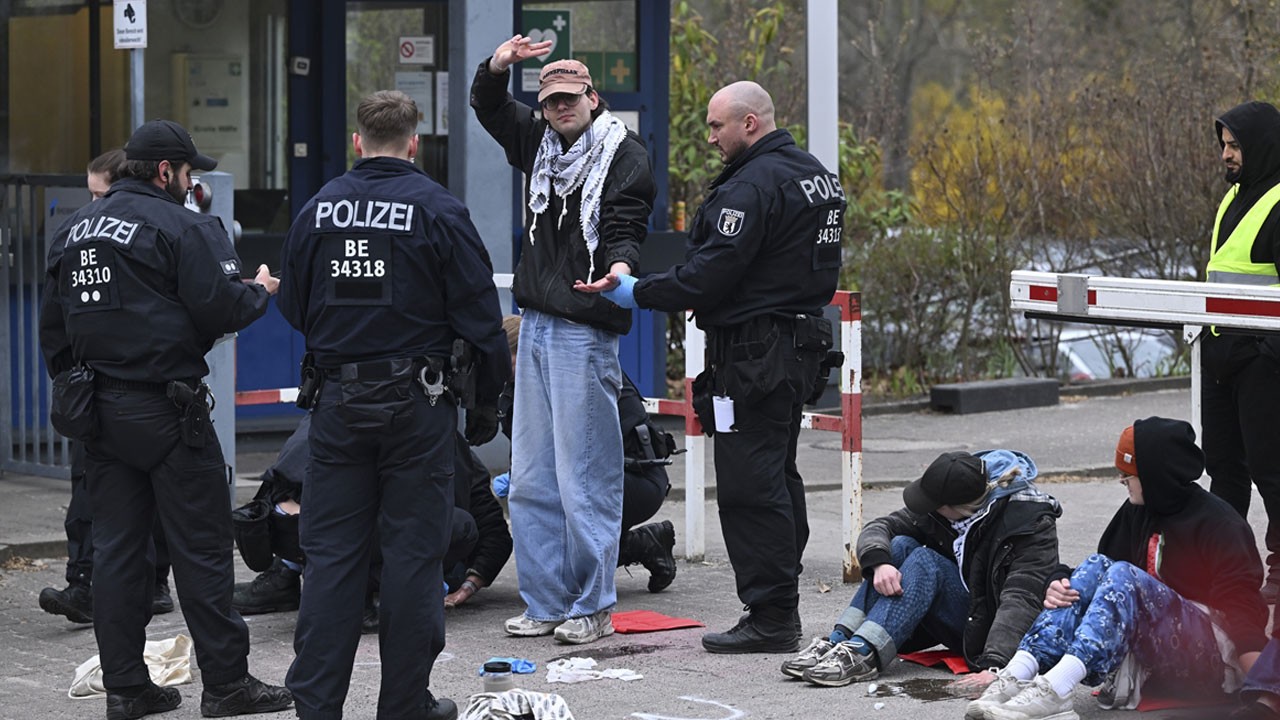 İsrail’e silah üreten Rheinmetall’e baskın!