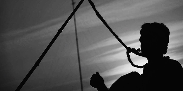 İsrail'e şok! İran MOSSAD ajanını ipe astı