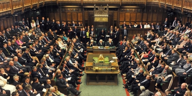 israil'i eleştiren vekil partisinden atıldı!