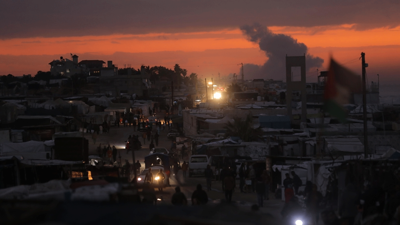 İsrail'in bombalı saldırısı sonucu 1 kadın hayatını kaybetti! Gazze'nin güneyindeki çadır hedef alındı
