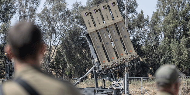 İsrail'in füzeleri engelleyen Demir Kubbe sistemi görüntülendi!