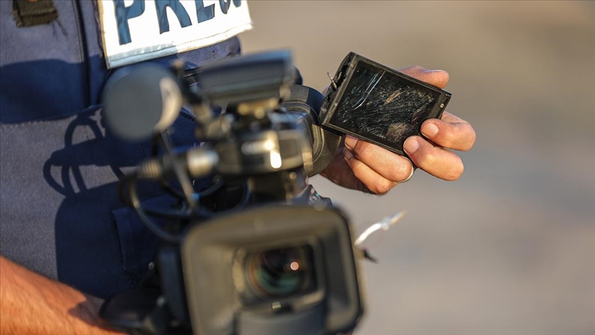 İsrail'in Gazze'ye yönelik saldırıları sırasında gazetecilere yönelik 99 ihlale imza atıldı