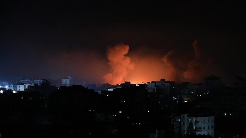 İsrail'in gece yarısından itibaren Gazze'ye düzenlediği saldırılarda yaşamını yitiren Filistinlilerin sayısı 4 oldu