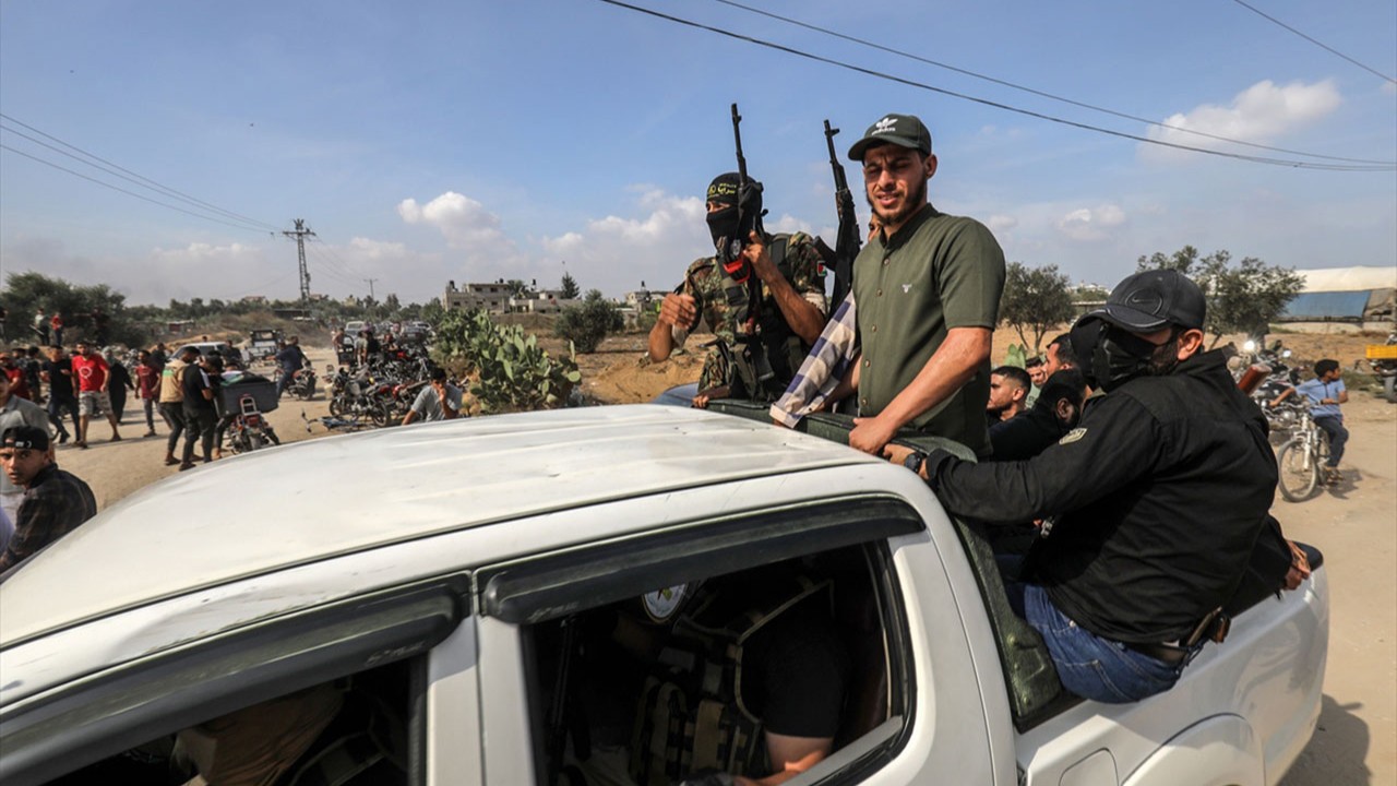 İsrail'in iki yerleşim birimi 20 füzeyle hedef alındı