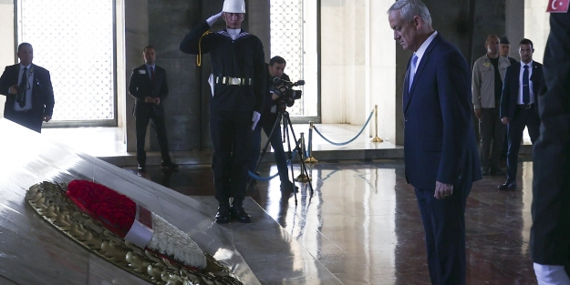 İsrail'in katil Savunma Bakanı Anıtkabir'de