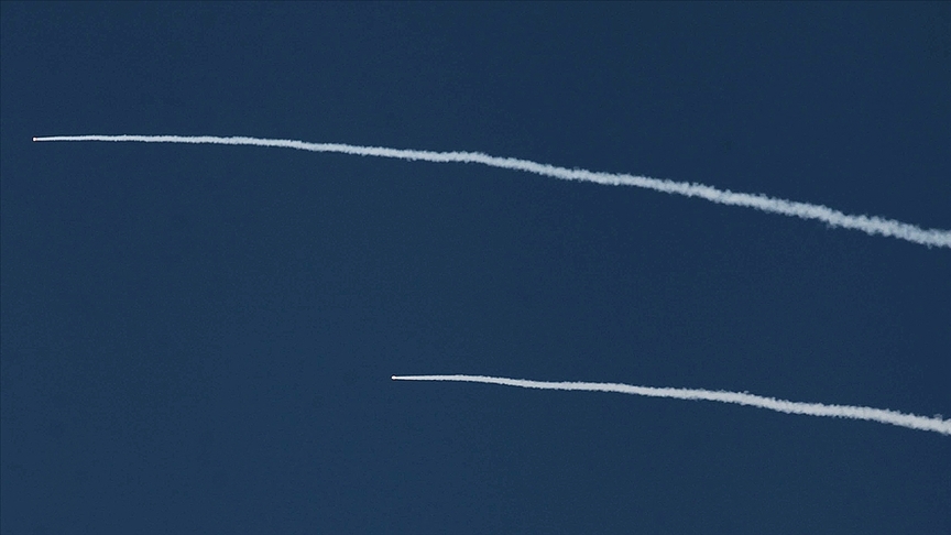 İsrail'in Şam'da Esed rejimine ait askeri noktalara hava saldırısı düzenlediği iddia edildi