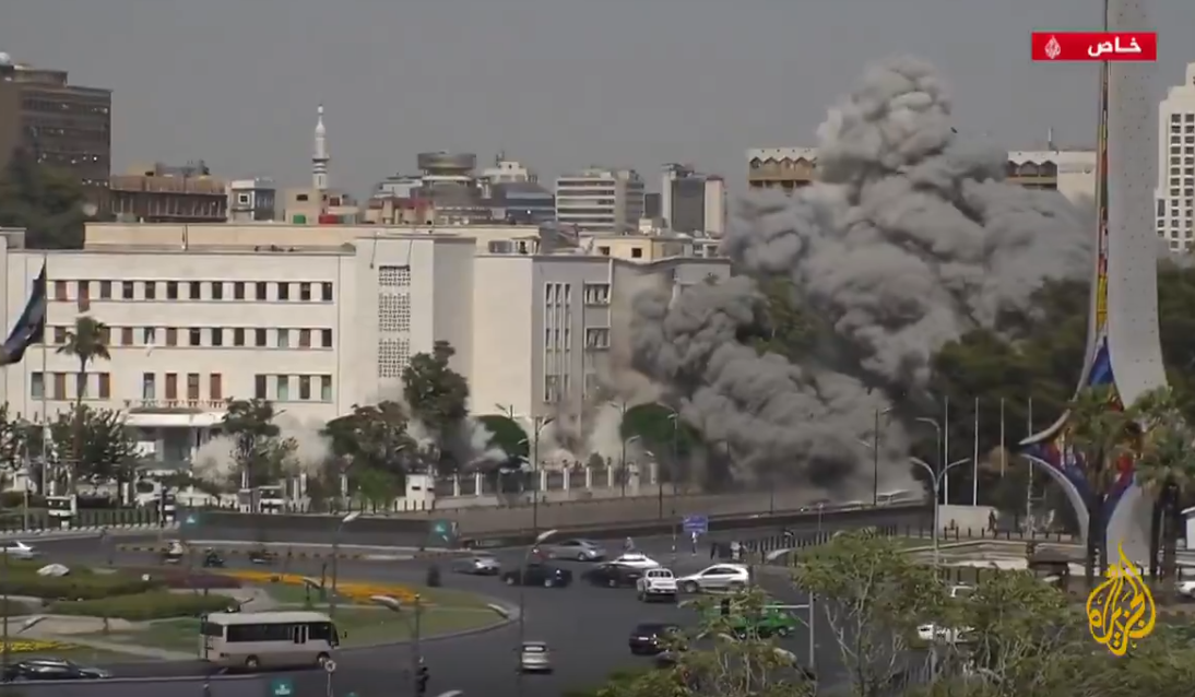 İsrail’in Suriye’yi vurduğu anların görüntüsü yayınlandı! Genelkurmay ve Cumhurbaşkanlığı hedef alındı