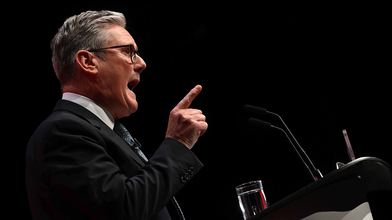 İsrail'in tasmalı köpeği! Masum çocukların kanı senin de elinde