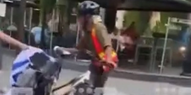 İsrail'in zulmüne tepkiler çığ gibi büyüyor! Avustralya'da ilginç anlar