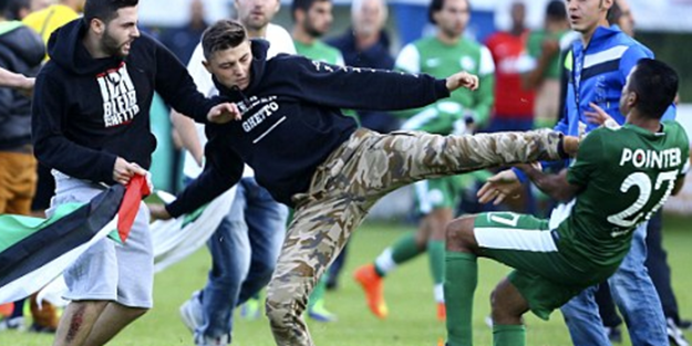 İsrailli futbolculara tekme tokat dayak