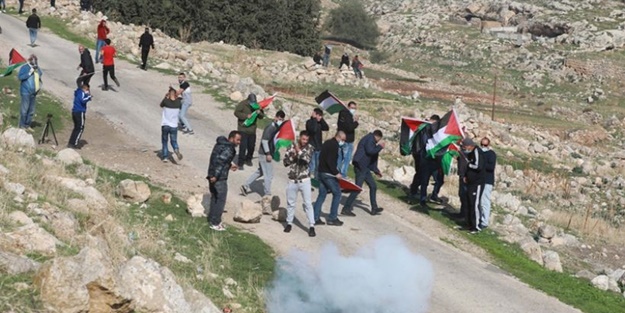 İsrailli teröristler 13 yaşındaki çocuğu vurdu!