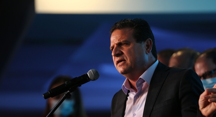 İsrailliler iyice azıttı "Araplara ölüm" Sloganı atıp Arap milletvekilinin aracına saldırdı