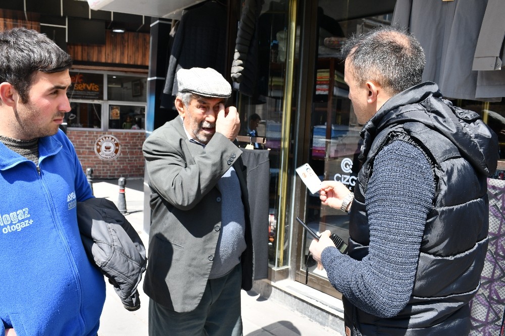 Israrla sokakta kalan 65 yaş üstü vatandaşlara 392 TL ceza 