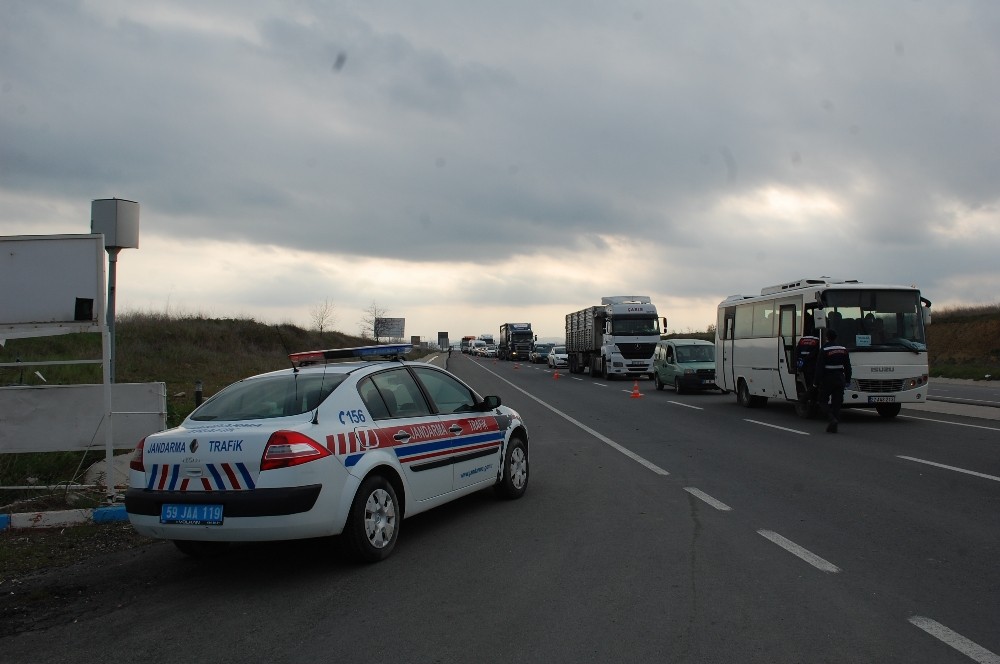 İstanbul - Çanakkale yolunda ateş ölçerli sıkı tedbir 