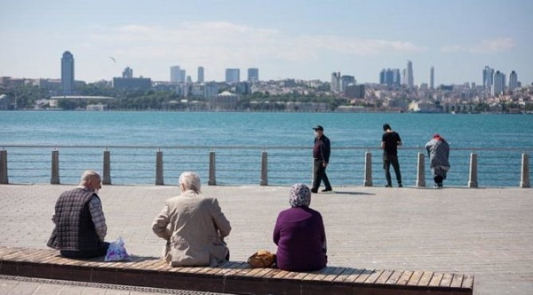 İstanbul 65 yaş ve üstü sokağa çıkma yasağı kaldırıldı mı?