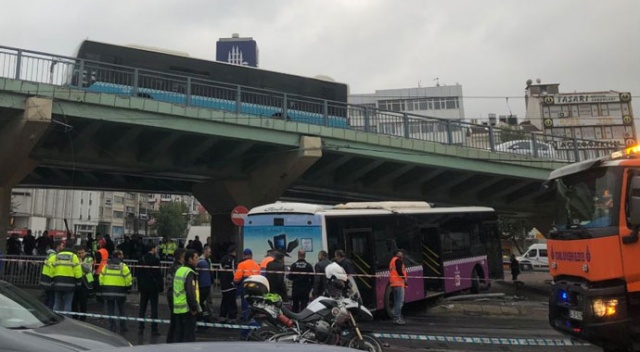 İstanbul Aksaray'da otobüs tramvay hattına girdi