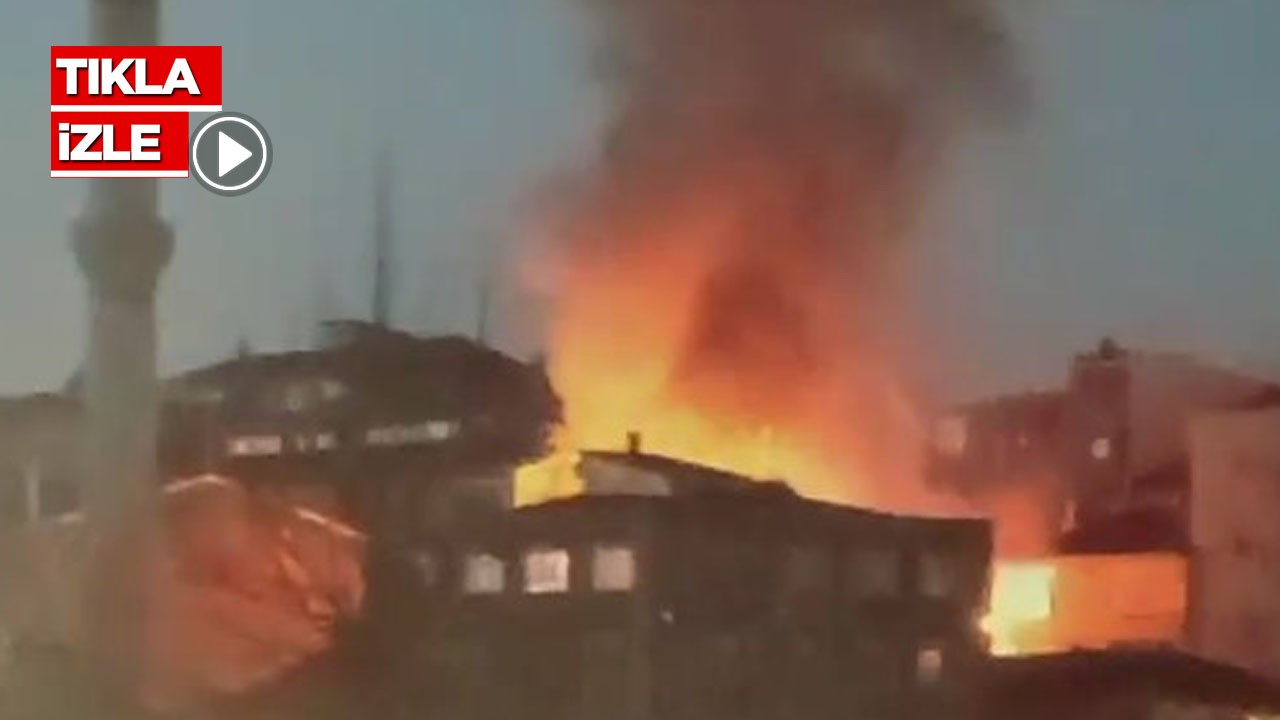 İstanbul alev alev! 3 katlı binada korkutan soba yangını kamerada