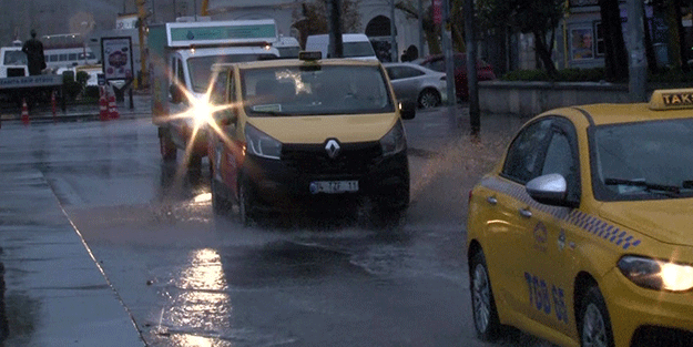 İstanbul Anadolu Yakası’nda sağanak yağış başladı