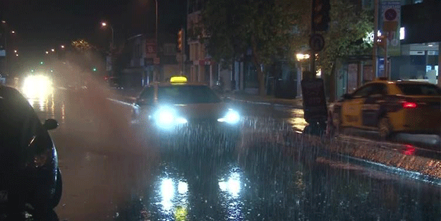 İstanbul Anadolu Yakası’nda sağanak yağış etkili oluyor