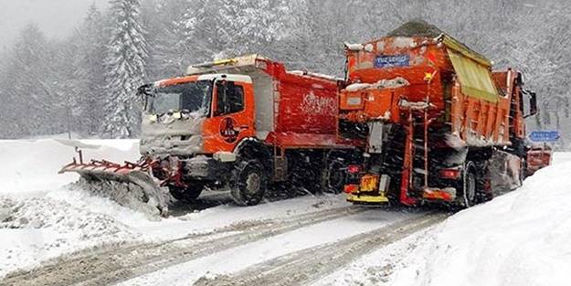 İstanbul-Ankara arasında TEM otoyolu ve Devlet Karayolu araç trafiğine kapatıldı