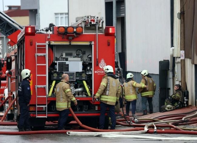 İstanbul Ataşehir’de korkutan yangın