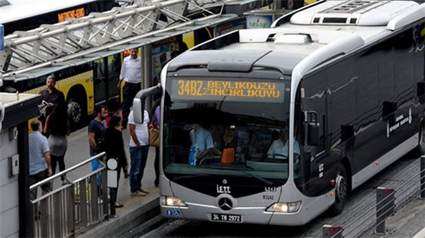 İstanbul Avcılar metrobüs durağında patlama ihbarı