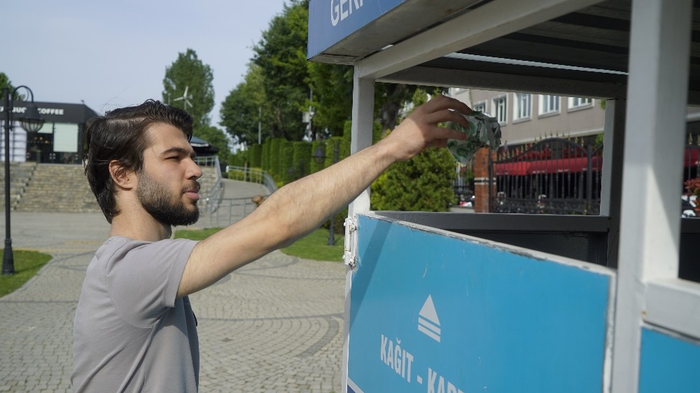 İstanbul Aydın Üniversitesi “Yüzde 100 Çevreci Üniversite” oldu 