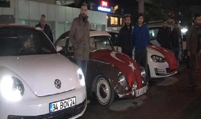 İstanbul Bağdat Caddesi'nde teröre tepki konvoyu