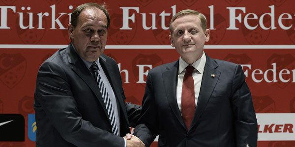  İstanbul Başakşehir Futbol Kulübü Başkanı Göksel Gümüşdağ, Yıldırım Demirören’e teşekkür
