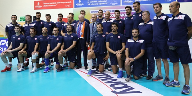 İstanbul BBSK, Efeler Ligi ve Avrupa Şampiyonlar Ligi'ne tamamı yerli ve milli kadroyla hazırlanıyor