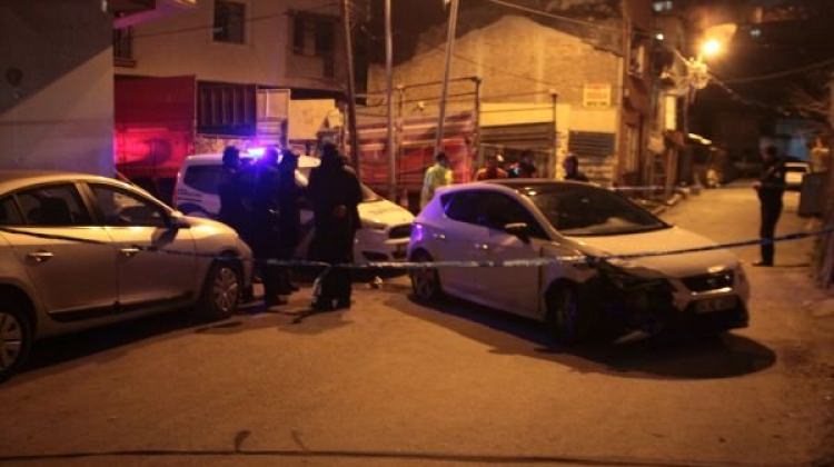 İstanbul Beyoğlu'nda polisten kaçarken otomobil çarptı
