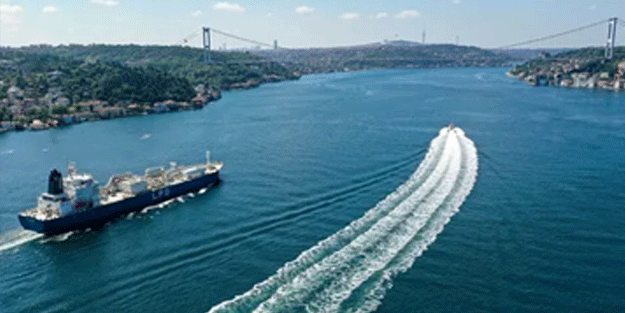 İstanbul Boğazı çift yönlü olarak kapatıldı