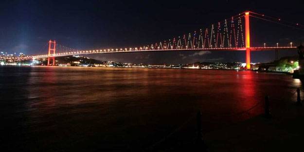 İstanbul Boğazı gemi trafiğine kapatıldı