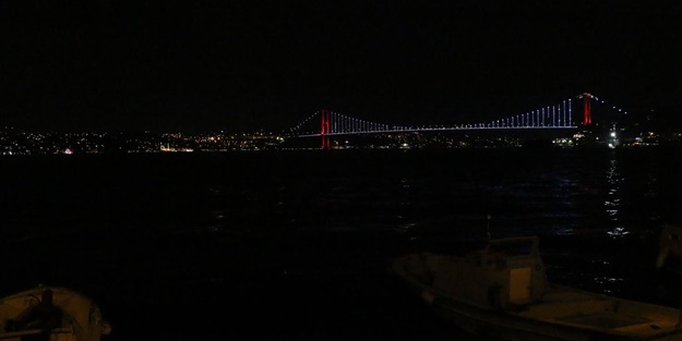 Boğaz 'orkoz' nedeniyle gemi geçişine kapatıldı