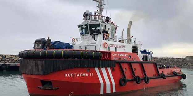 İstanbul Boğazı'nda dümen arızası yapan gemi kurtarıldı