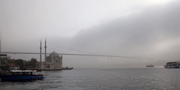 İstanbul Boğazı'nda gemi geçişleri askıya alındı