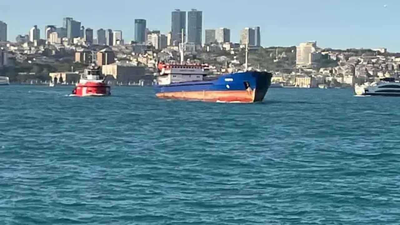 İstanbul Boğazı'nda gemi trafiği askıya alındı