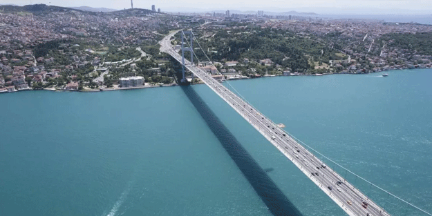 İstanbul Boğazı'nda hareketli anlar