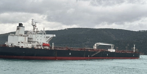 İstanbul Boğazı'nda korku dolu anlar! Gemi trafiği durduruldu
