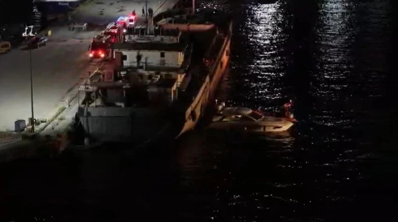 İstanbul Boğazı’nda sıcak saatler: Tekne sulara gömüldü