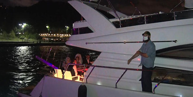 İstanbul Boğazı'ndaki lüks teknelere koronavirüs denetimi