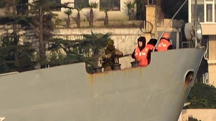 Rus savaş gemisi Boğaz'dan böyle geçti
